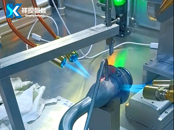 火焰钎焊机焊接加油管图